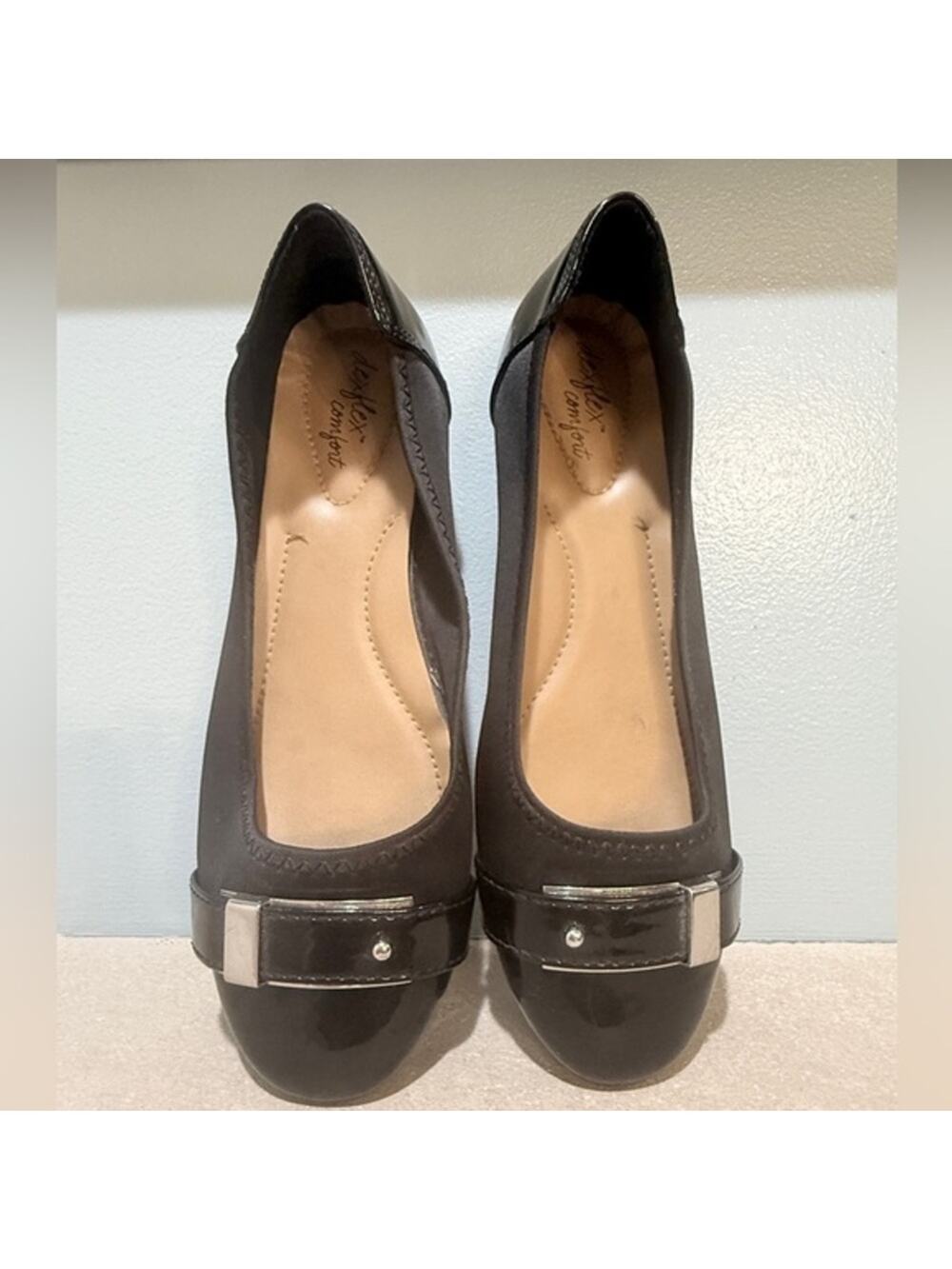Dexflex Comfort Black Patent Leather Flats Sz 8. EUC - Picture 1 of 7